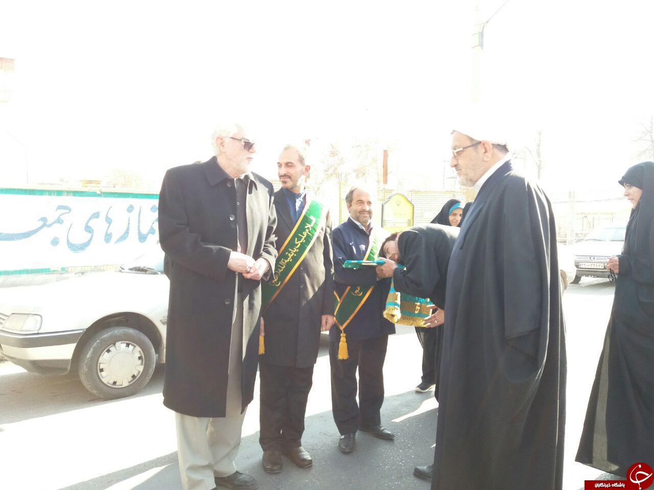 استقبال مردم شهرستان خوی از پرچم متبرک مسجد مقدس جمکران وخادمان آن+ تصاویر