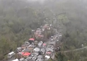 روستایی زیبا زیر انبوهی از ابرها + فیلم