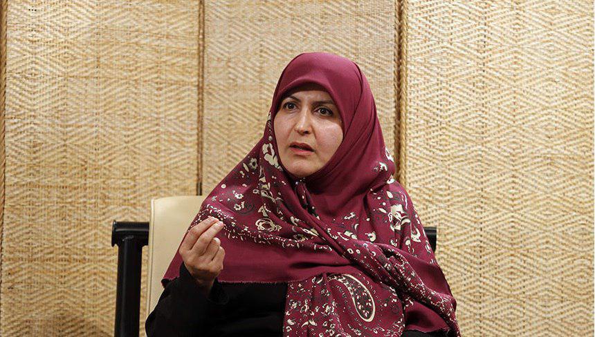 لاریجانی با اهدای سکه از علیرضا کریمی تقدیر می&zwnj;کند