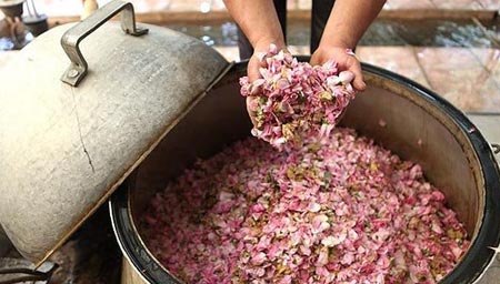 عدم عضویت در سازمان تجارت جهانی  باعث وضع تعرفه های سنگین بر کالاهای ایرانی می شود