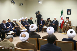 دیدار علیرضا کریمی کشتی‌گیر سرافراز با رهبر معظم انقلاب
