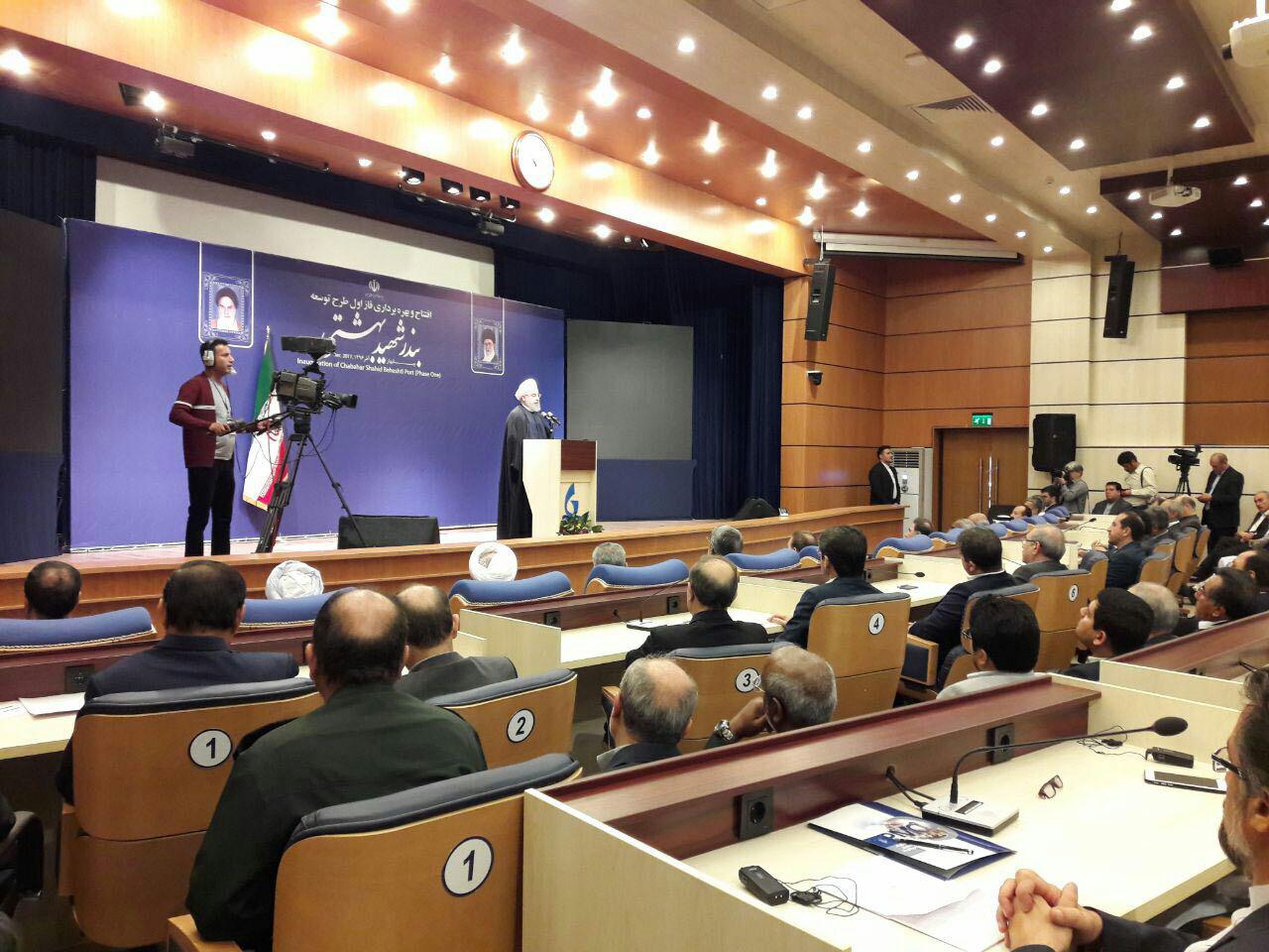 ما راه توسعه را در تعامل بین کشور&zwnj;ها می&zwnj;بینیم/تمام مشکلات منطقه با گفتگو حل می&zwnj;شود/ نیاز به اسلح یا قدرت&zwnj;های جهانی نداریم