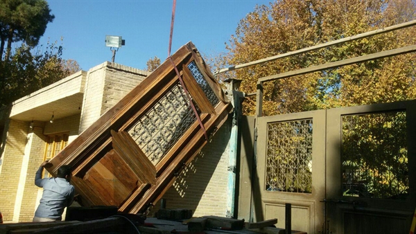 اتمام مرمت و نصب در اصلی مجموعه جهانی کاخ چهلستون اصفهان
