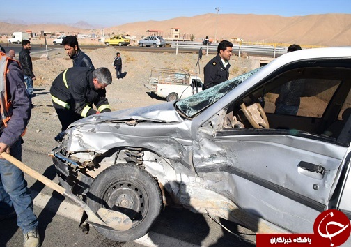 ۵نفر مصدوم در برخورد دودستگاه پژو ۴۰۵+تصاویر