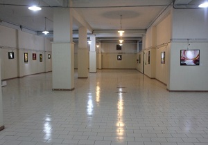 نمایشگاه نقاشی با هدف کمک به زلزله زدگان