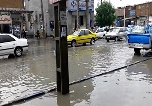 آبگرفتگی معابر در اثر بارندگی در دهلران + فیلم