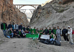 کوهپیمایی یک روزه دانشجویان در ارتفاعات روستای ورسک