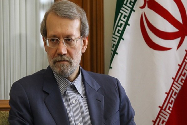 تظاهرات مخالفان و موافقان نژادپرستی در خیابانهای اطراف کاخ سفید