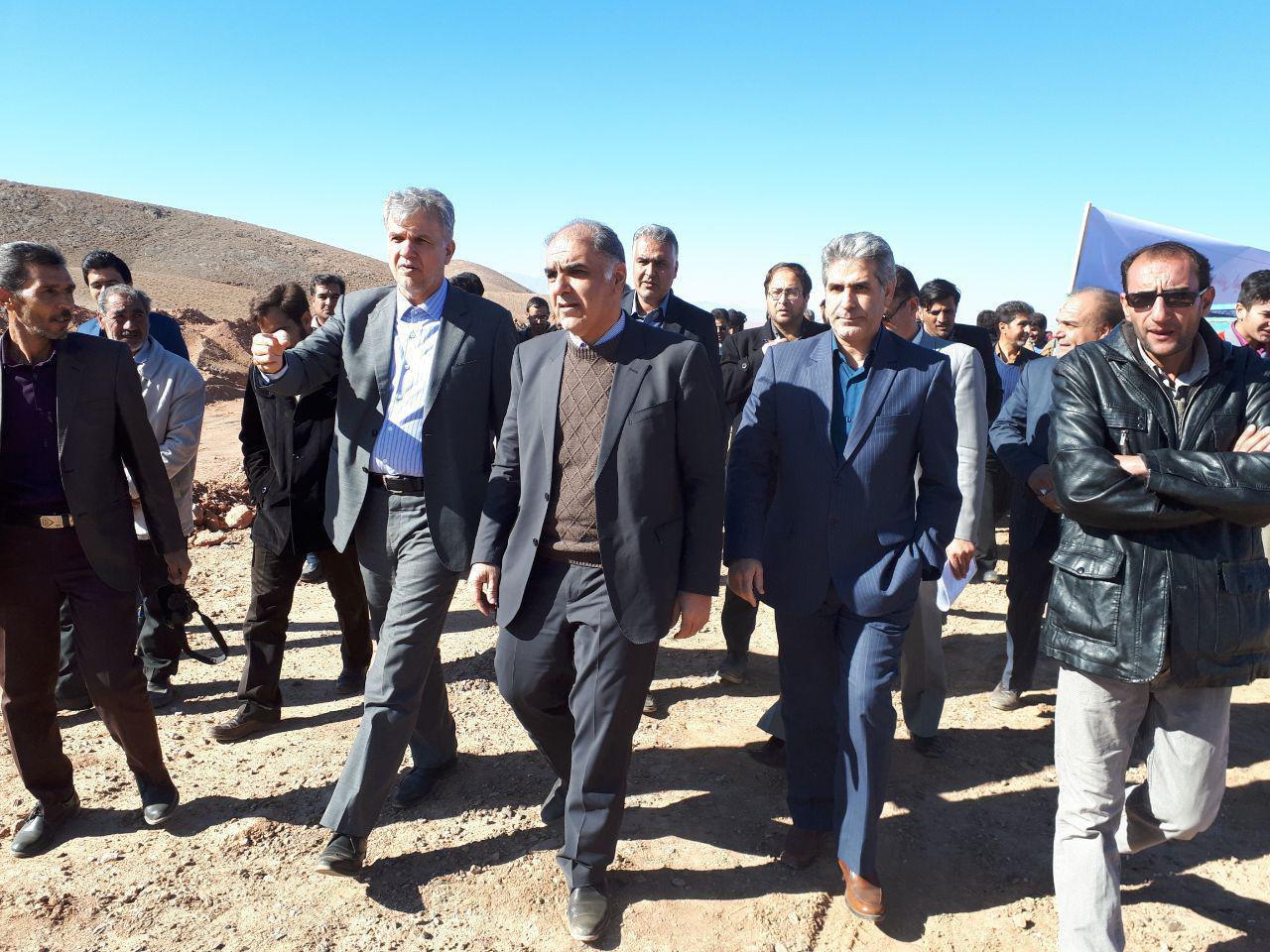 توسعه خط ریلی مهمترین اولویت وزارت راه و شهرسازی است/راه آهن گناباد بزودی اجرایی میشود