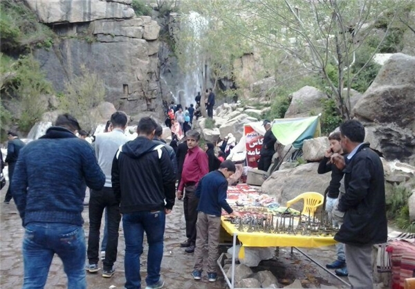 دستفروشان محوطه گنجنامه صاحب غرفه می&zwnj;شوند