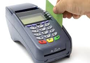 استفاده مشتریان فروشگاه‌ها از دستگاه POS