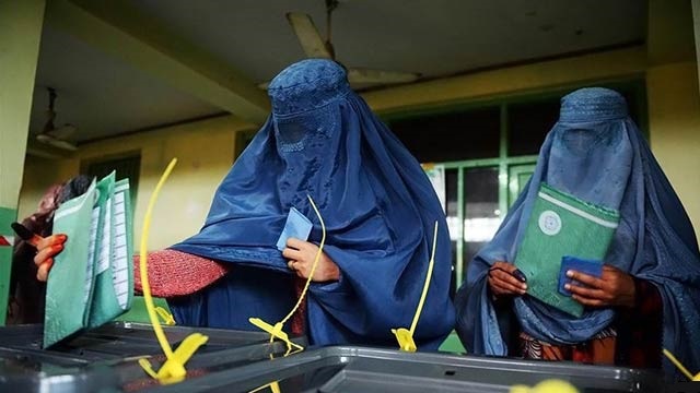 فهرست رای دهندگان بر اساس تذکره های ورقی آماده می شود