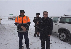 آغاز برف روبی و نمک پاشی در محورهای مواصلاتی شهرستان نیر