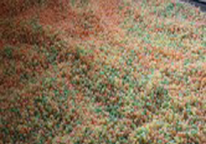 پلمپ کارگاه غیر مجاز تولید نبات و آبنبات غیربهداشتی در شهرستان ورامین