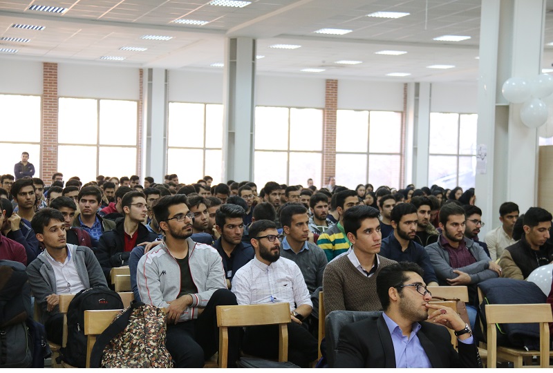 برگزاری مراسم گرامیداشت روز دانشجو در دانشگاه صنعتی کرمانشاه