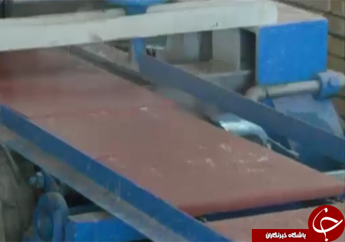 جوان کارآفرین لرستانی تولیدکننده سنگ&zwnj;های مصنوعی/آغاز فعالیت تنها با ۳ نفرنیروی کار+تصاویر