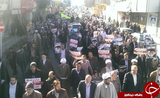 خروش مرگ بر آمریکای نمازگزارن قمی طنین انداز شد
