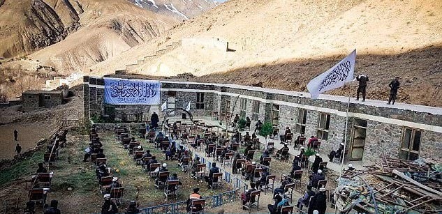 دانش آموزان تحت کنترل طالبان چگونه امتحان می دهند؟ + تصاویر