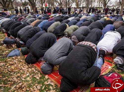 اقامه نماز جمعه در مقابل کاخ سفید +تصاویر