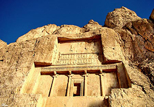 آغاز مرمت مجموعه تاریخی نقش رستم