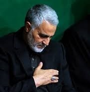 حاج قاسم سلیمانی فرمانده نیروی قدس است. اسمش رویش است: 
