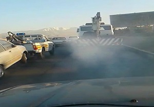 تردد خودروی دودزا در اتوبان آزادگان + فیلم