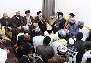 طلاب علوم دینی تا زمانی که در اطاعت خداوند هستند قناعت پیشه کنند