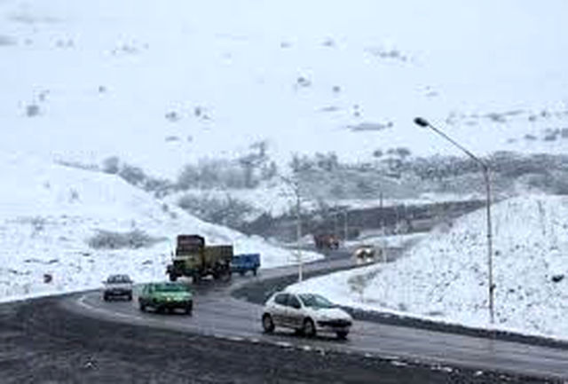 محور گنجنامه به تویسرکان بسته شد