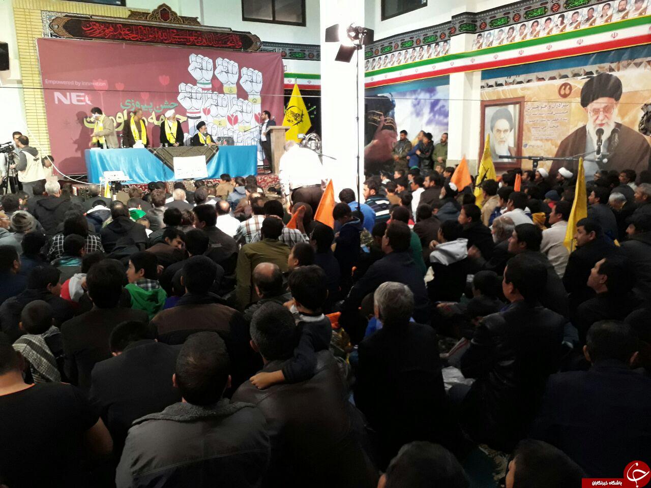 جشن پیروزی جبهه مقاومت توسط مهاجرین افغانستانی در مشهد + تصاویر
