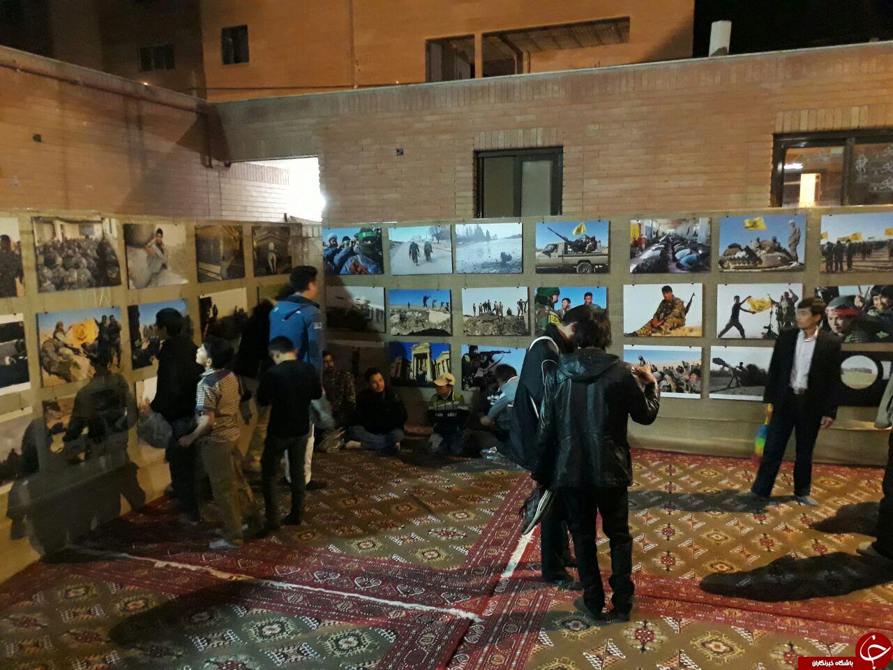 جشن پیروزی جبهه مقاومت توسط مهاجرین افغانستانی در مشهد + تصاویر