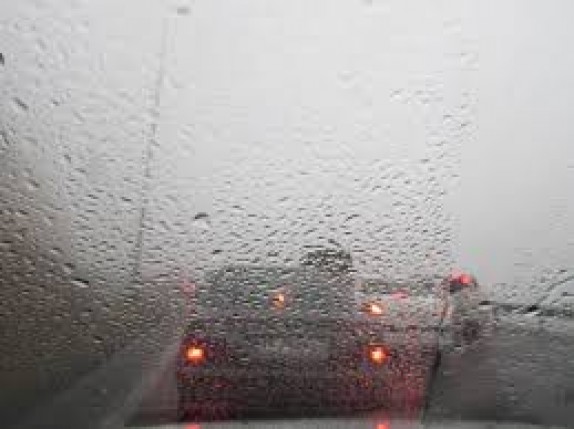 محورهای مواصلاتی استان زنجان مه آلود و لغزنده است