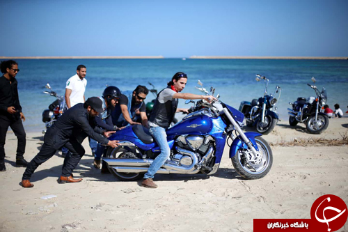 تصاویر روز: از چمدان حاوی بودجه انگلیس در دستان فیلیپ هموند تا محاکمه قصاب بالکان در دادگاه لاهه