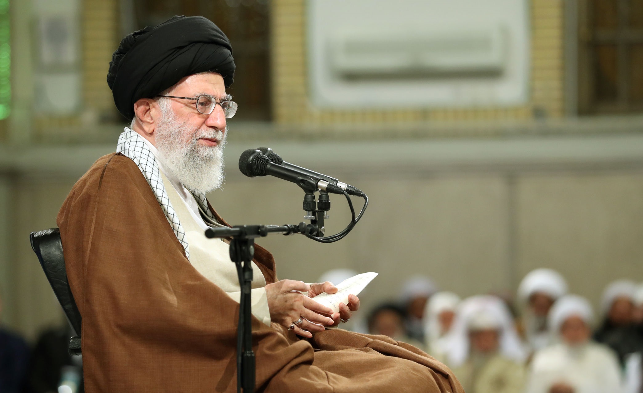 هر جا به حضور ما در مقابله با استکبار نیاز باشد، کمک خواهیم کرد/وحدت امت اسلامی اوجب واجبات است