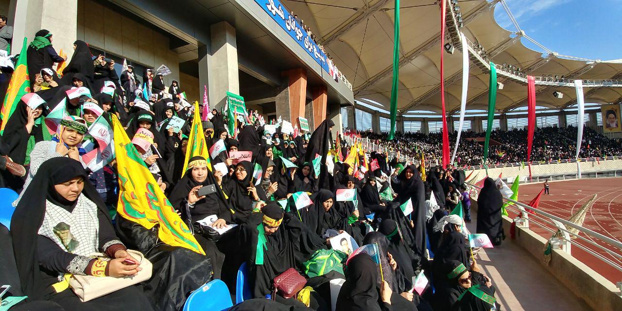 جشن پیروزی مقاومت در اجتماع 30 هزار نفری بسیجیان مشهد + فیلم و تصاویر