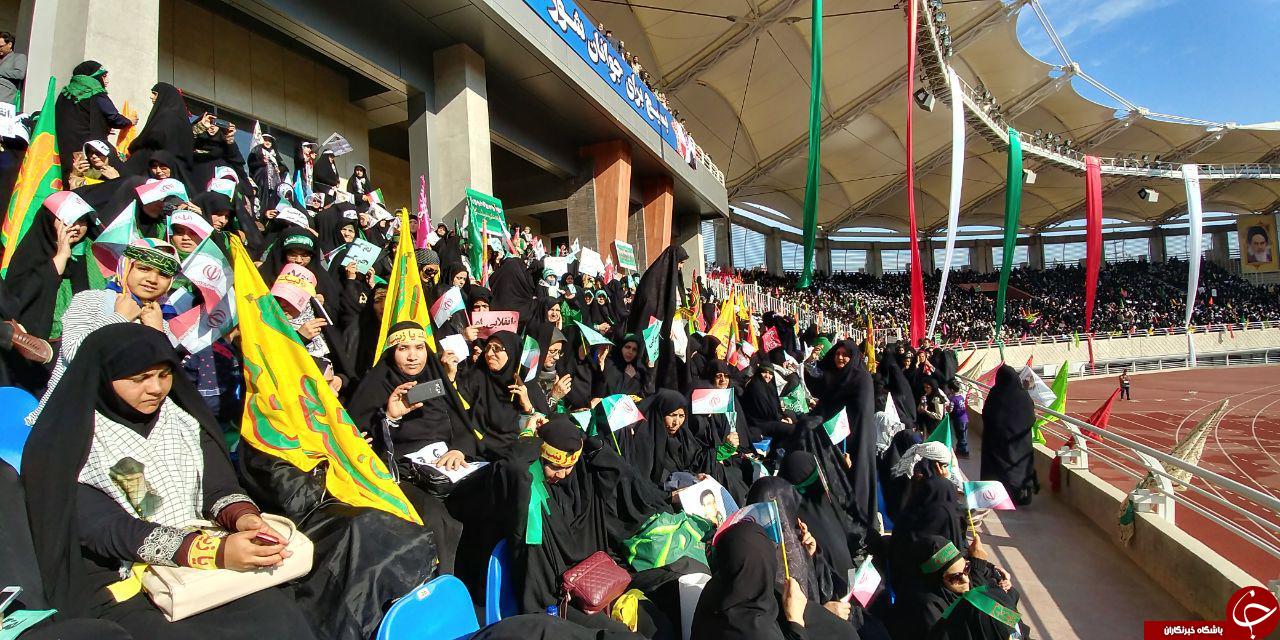 جشن پیروزی مقاومت در اجتماع 30 هزار نفری بسیجیان مشهد + فیلم و تصاویر
