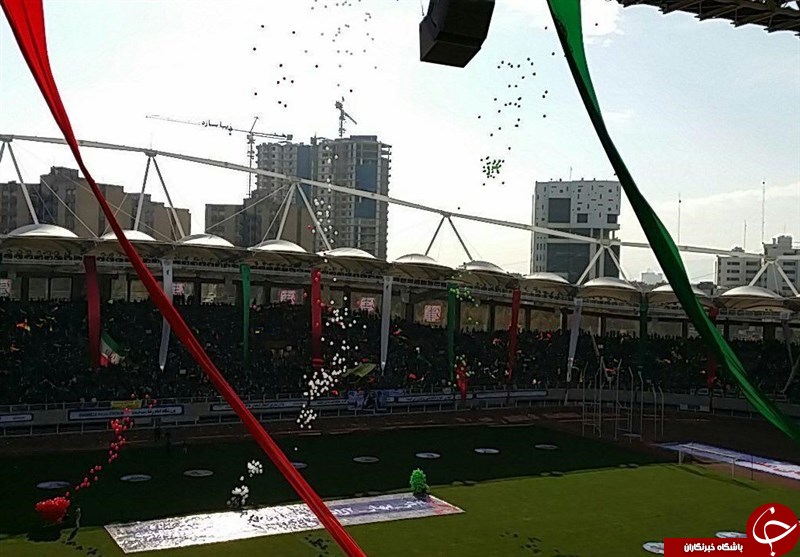 جشن پیروزی مقاومت در اجتماع 30 هزار نفری بسیجیان مشهد + فیلم و تصاویر