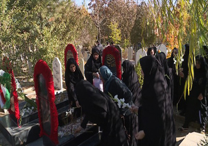 غبار روبی مزار شهدا