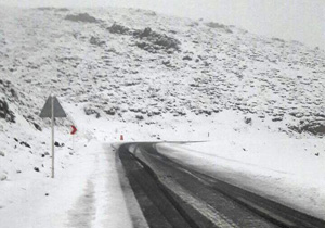 بسته شدن راه ارتباطی ۲۰ روستای الیگودرز بابارش برف