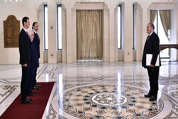 سفیر جدید لبنان در سوریه استوارنامه خود را تسلیم اسد کرد