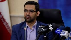گله وزیر ارتباطات از اپراتورها/ در منزل پدرخانمم هر سه اپراتور آنتن نمی&zwnj;دهند +فیلم