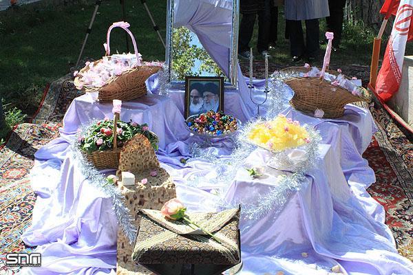 مراسم عقد یک زوج جوان در معراج الشهدای کرمان