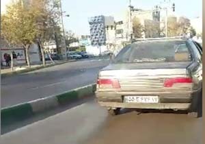 آلودگی ناشی از خودروی دودزا در مشهد + فیلم