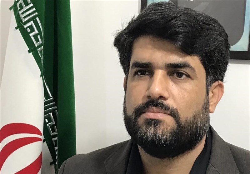 دفتر آستان قدس رضوی اقلام مورد نیاز را بین دانش&zwnj;آموزان نیازمند بوشهر توزیع کرد