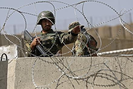 8 سرباز ارتش در درگیری با طالبان در غزنی کشته و زخمی شدند