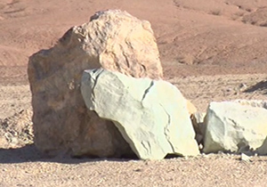 خودنمایی سنگ‌های زئولیت در استان سمنان + فیلم