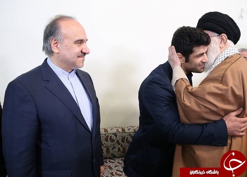 غافلگیری قهرمان از هدیه رهبر انقلاب/ هدف من طلای المپیک است +تصاویر غافلگیری قهرمان از هدیه رهبر انقلاب/ هدف من طلای المپیک است +تصاویر