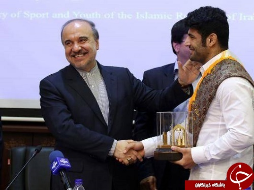 غافلگیری قهرمان از هدیه رهبر انقلاب/ هدف من طلای المپیک است +تصاویر غافلگیری قهرمان از هدیه رهبر انقلاب/ هدف من طلای المپیک است +تصاویر