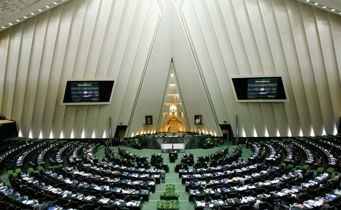 کارت زرد مجلس چه کارکردی رادر نظارت بیشتر دارد.