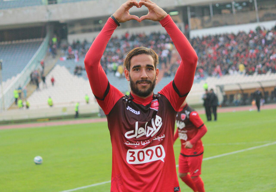 مهاجم پرسپولیس لژیونر می شود