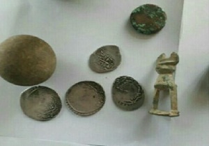 درگیری خانوادگی راز گنجینه اشیاء تاریخی را فاش کرد